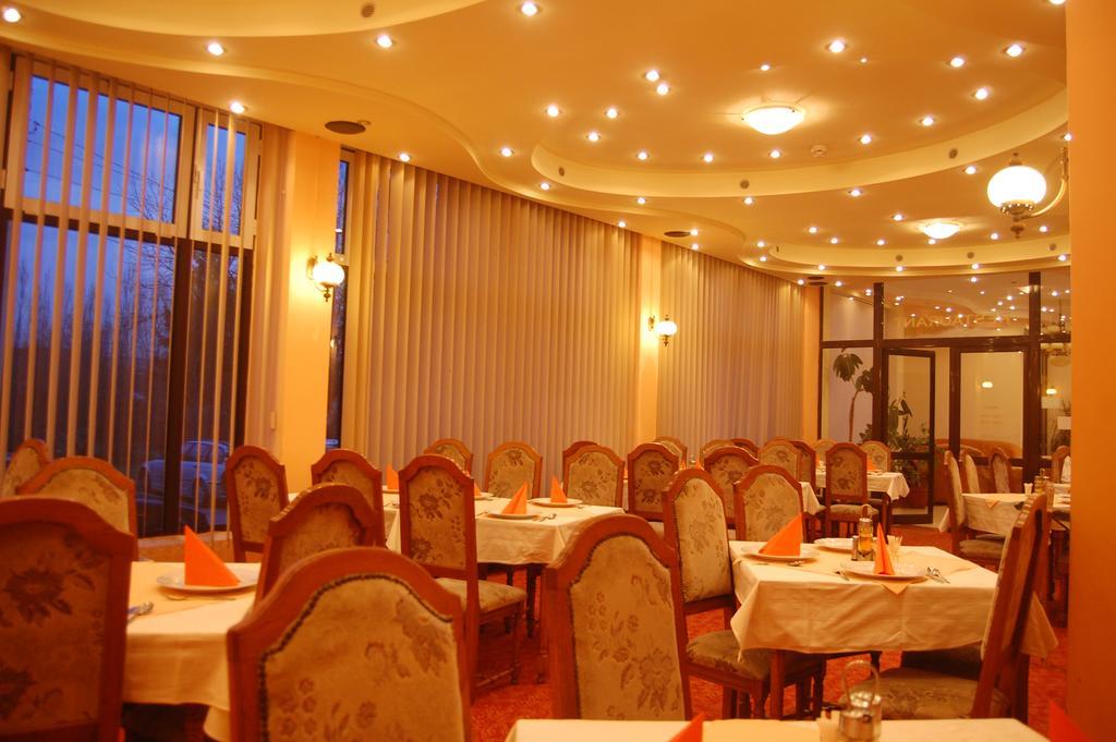 Hotel Everest Тыргу-Муреш Экстерьер фото